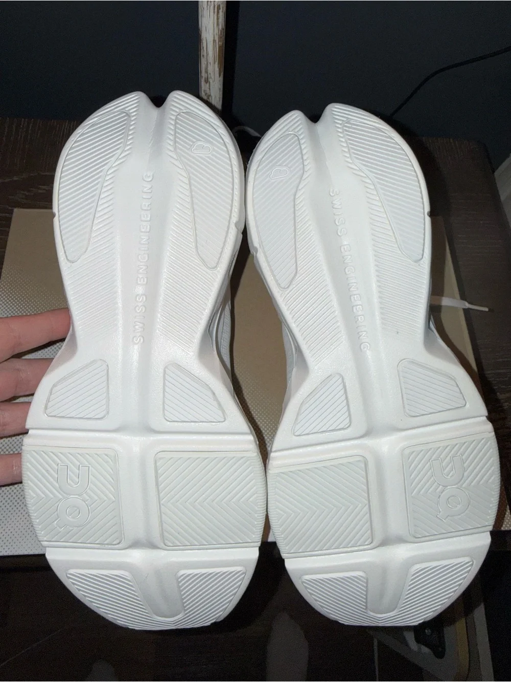 On Cloudpulse Next – Women’s Size 7.5 (White/Ice) BRAND NEW - Picture 4 of 10